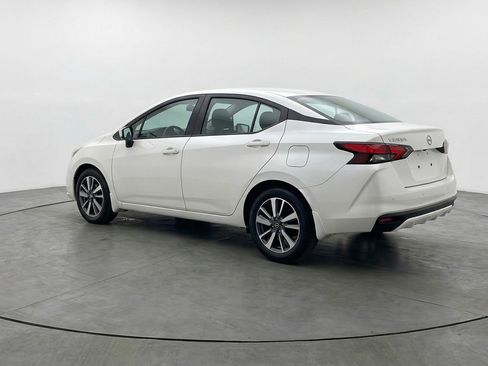 Used 2025 Nissan Versa SV image 6