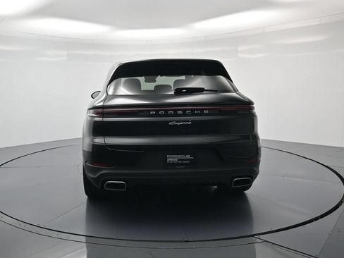 Used 2026 Porsche Cayenne AWD/4WD image 37