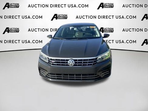 Used 2017 Volkswagen Passat 1.8T R-Line w/ R-Line Lighting Package FWD image 3