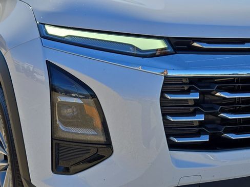 Used 2025 Chevrolet Equinox LT image 3