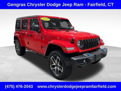 Used 2024 Jeep Wrangler Unlimited w/ Convenience Group AWD/4WD image 1