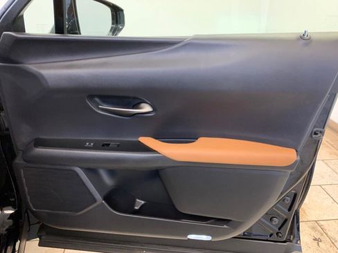 Used 2022 Lexus UX 250h w/ Premium Package image 56