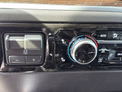 New 2026 GMC Sierra 1500 Elevation image 16