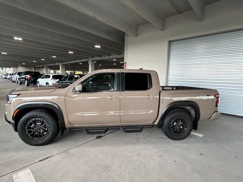 Used 2022 Nissan Frontier Pro-X w/ Pro-X Premium Package image 2