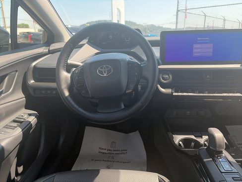Used 2025 Toyota Prius AWD image 17