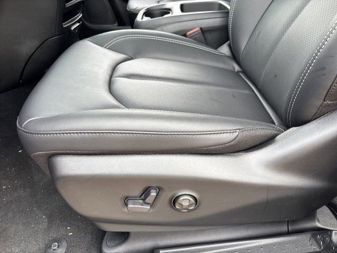New 2026 Chrysler Pacifica Select w/ S Appearance Package FWD image 18