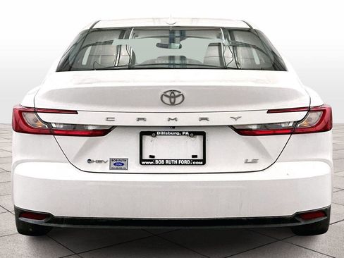 Used 2025 Toyota Camry LE image 4