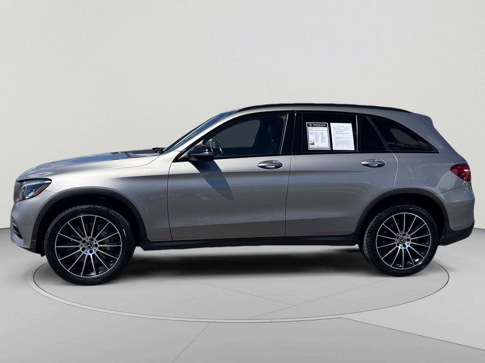 Used 2019 Mercedes-Benz GLC 300 4MATIC image 2