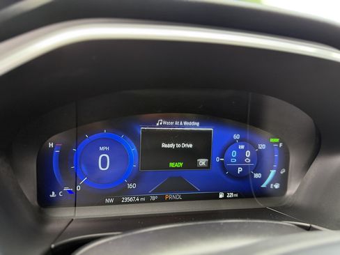 Used 2020 Ford Escape Titanium AWD/4WD image 14