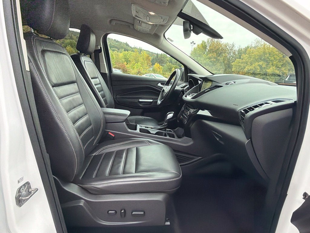 Used 2019 Ford Escape Titanium AWD/4WD image 11