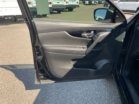 Used 2020 Nissan Rogue Sport SV image 10