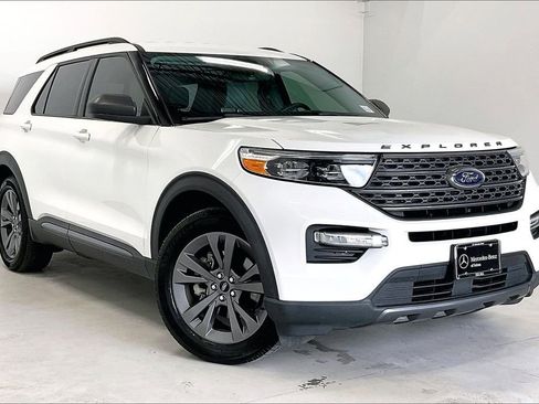 Used 2021 Ford Explorer XLT w/ Equipment Group 202A RWD image 1