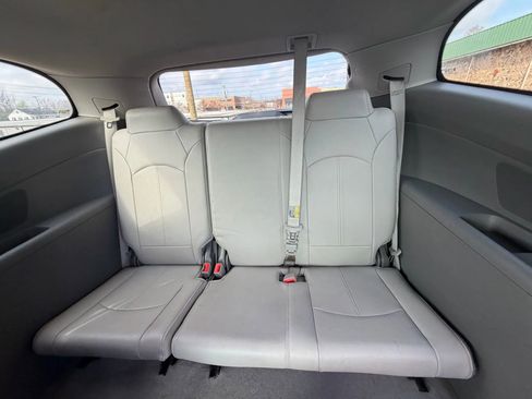 Used 2017 Chevrolet Traverse LT FWD image 12