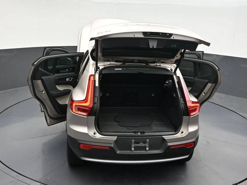 Used 2024 Volvo XC40 B5 Plus AWD/4WD image 35