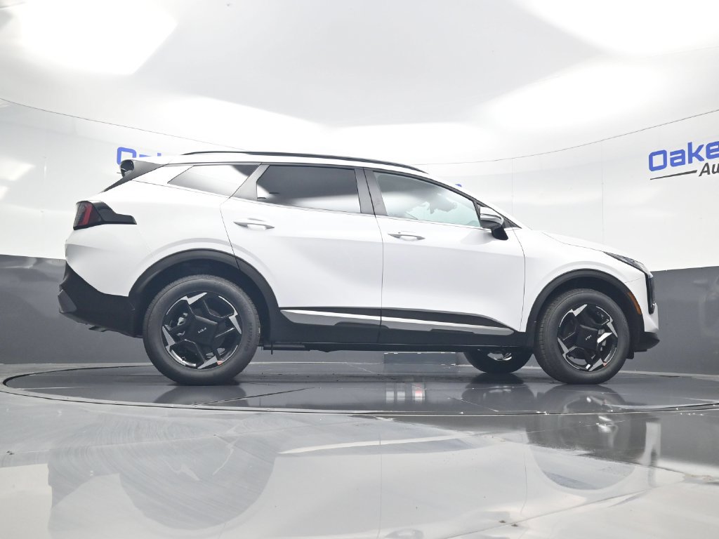 Certified 2026 Kia Sportage EX w/ EX Panorama Roof Package AWD/4WD image 43