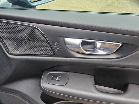 Used 2023 Volvo V60 B5 Cross Country Plus w/ Climate Package image 12