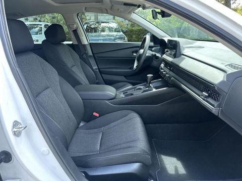 Used 2025 Honda Accord SE image 17