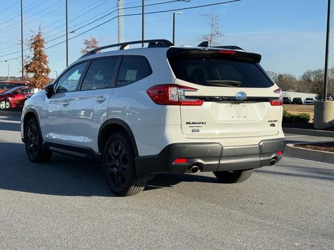 Used 2024 Subaru Ascent Onyx Edition image 5