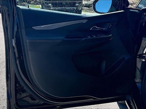 Used 2022 Chevrolet Bolt LT FWD image 23