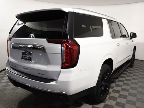 Used 2022 GMC Yukon XL SLT w/ SLT Premium Package AWD/4WD image 6