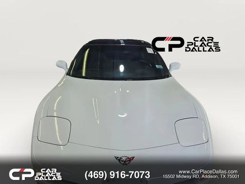 Used 2004 Chevrolet Corvette Coupe w/ Preferred Equipment Group RWD image 2