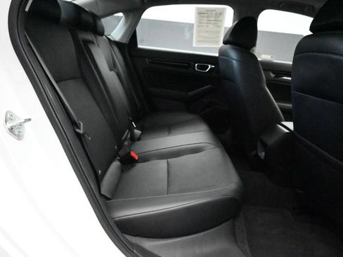 Used 2022 Honda Civic Touring image 11