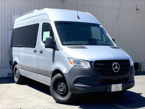 Used 2025 Mercedes-Benz Sprinter 2500 image 5
