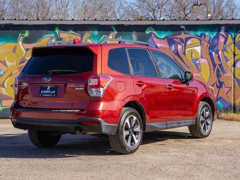 Used 2017 Subaru Forester 2.5i Premium w/ Popular Package #2A AWD/4WD image 8