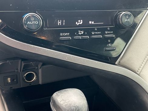 Used 2018 Toyota Camry SE image 33