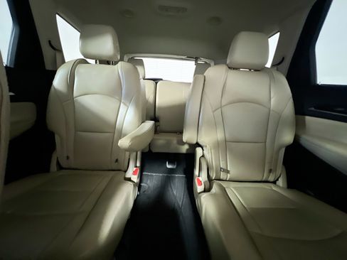 Used 2018 Buick Enclave Essence w/ Trailering Package FWD image 33