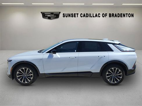 Certified 2026 Cadillac Lyriq Sport image 7