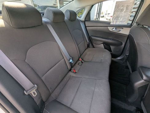 Used 2020 Kia Forte LXS FWD image 16