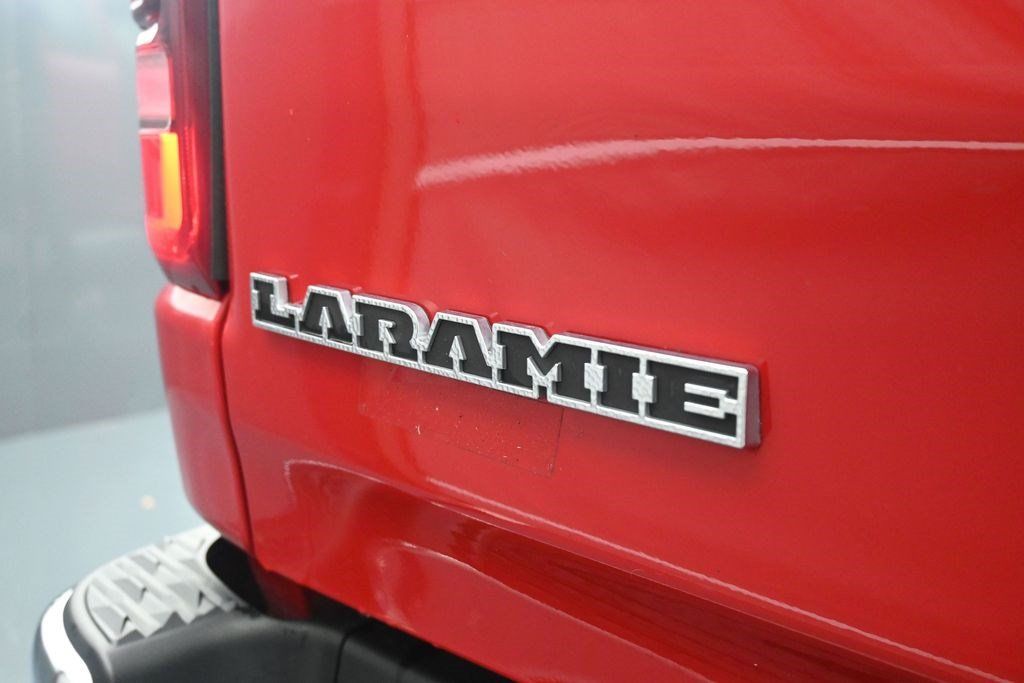 Used 2024 RAM 1500 Laramie AWD/4WD image 12