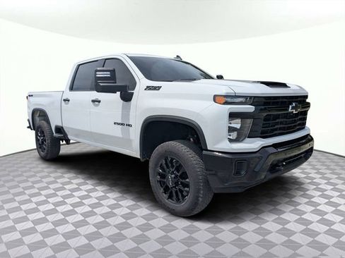 Used 2025 Chevrolet Silverado 2500 Custom w/ Custom Value Package AWD/4WD image 2