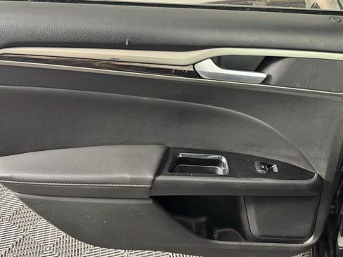Used 2013 Ford Fusion SE FWD image 23