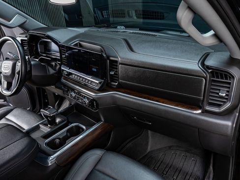 Used 2024 GMC Sierra 1500 SLT w/ SLT Premium Plus Package image 18