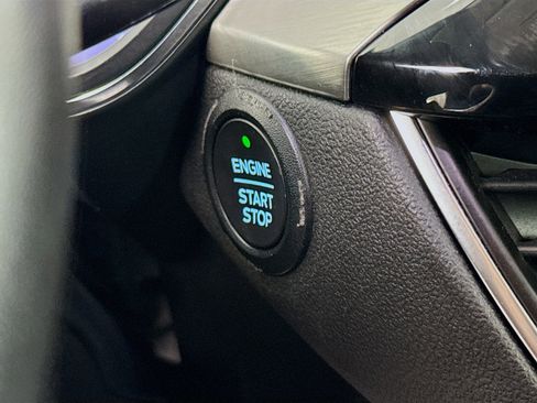 Used 2022 Ford Escape Titanium w/ Class II Trailer Tow Package image 20