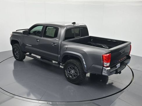 Used 2017 Toyota Tacoma SR5 w/ Tow Package RWD image 33