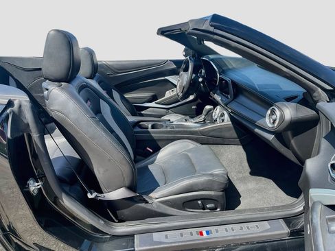 Used 2020 Chevrolet Camaro SS RWD image 27