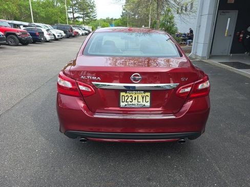 Used 2017 Nissan Altima 2.5 SV w/ Convenience Package image 7