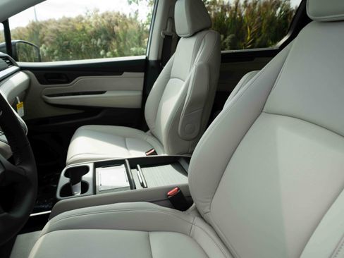 New 2026 Honda Odyssey EX-L image 10