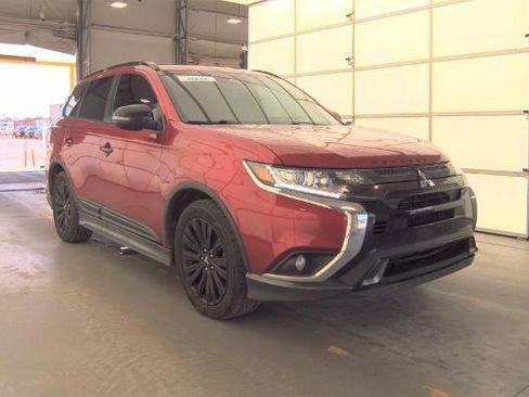 Used 2020 Mitsubishi Outlander FWD image 3