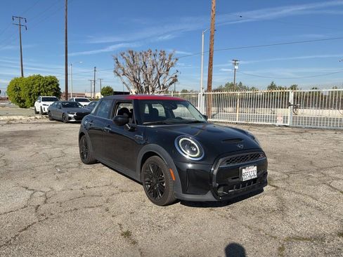 Used 2023 MINI Cooper S image 9