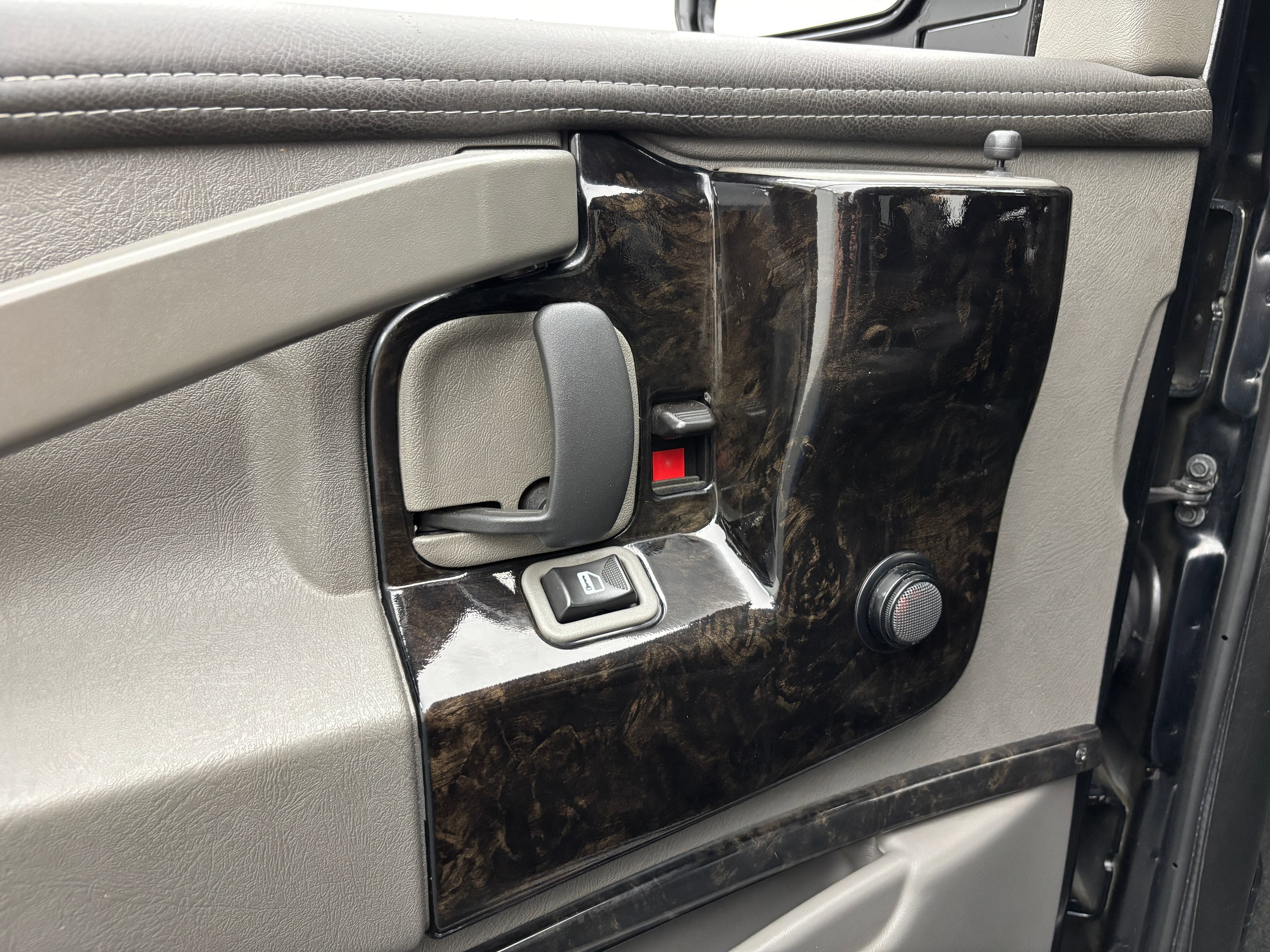 Used 2020 GMC Savana 2500 Extended w/ Enhanced Convenience Package RWD image 18