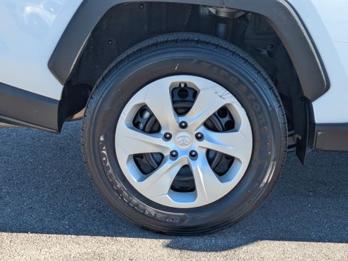 Used 2024 Toyota RAV4 LE image 9