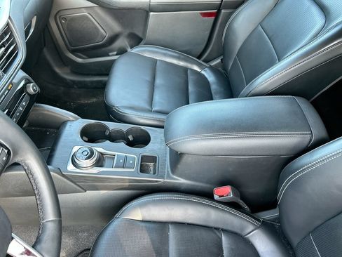 Used 2023 Ford Escape Platinum AWD/4WD image 29