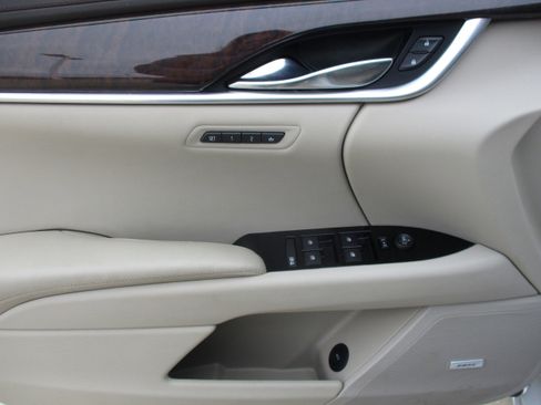 Used 2016 Cadillac XTS Luxury w/ Driver Awareness Package image 30