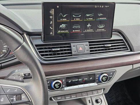 Used 2022 Audi Q5 2.0T Premium w/ Convenience Package image 14