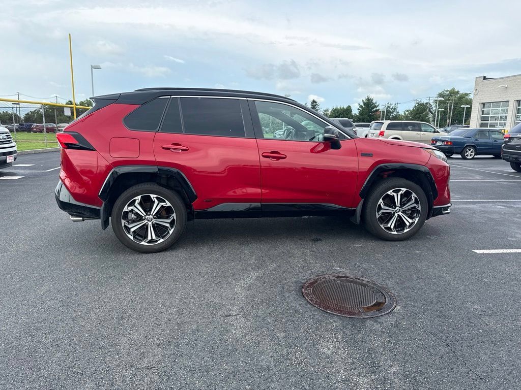 Used 2023 Toyota RAV4 XSE AWD/4WD image 4