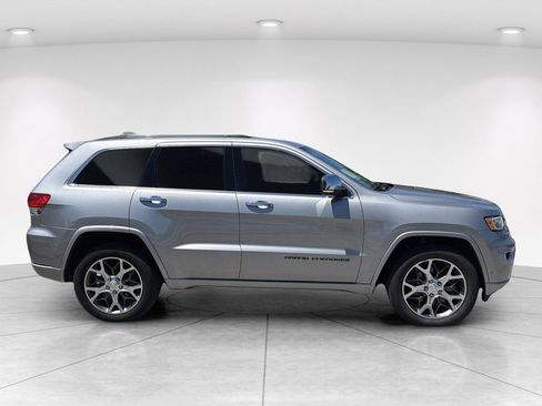 Used 2019 Jeep Grand Cherokee Overland AWD/4WD image 3